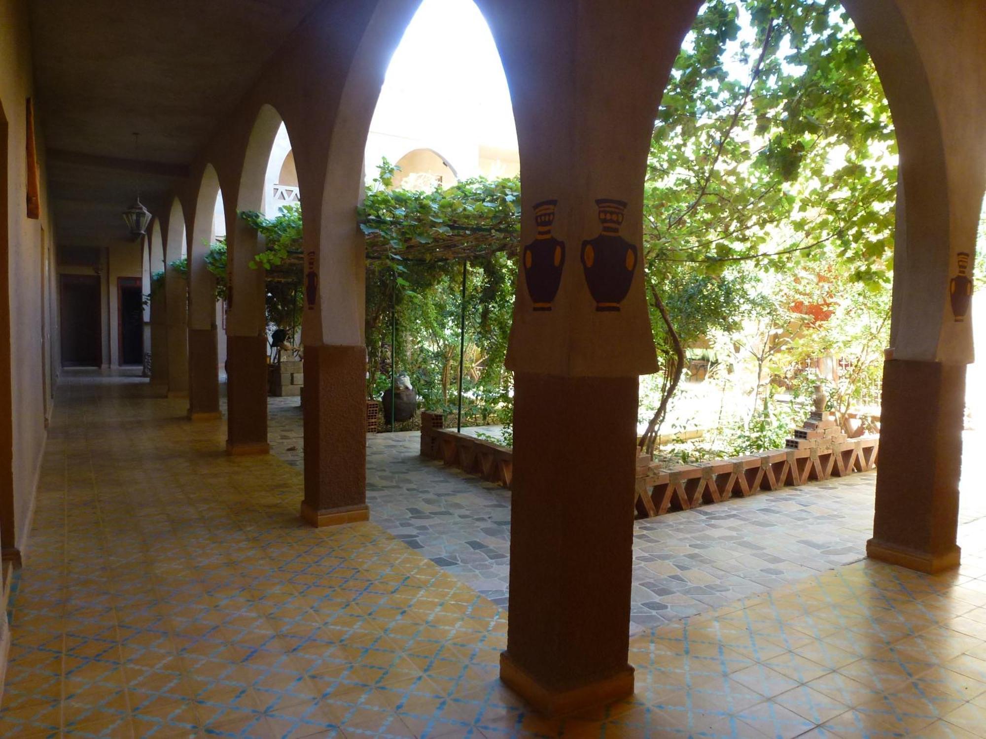 Hotel Riad Oasis Merzouga Exteriör bild